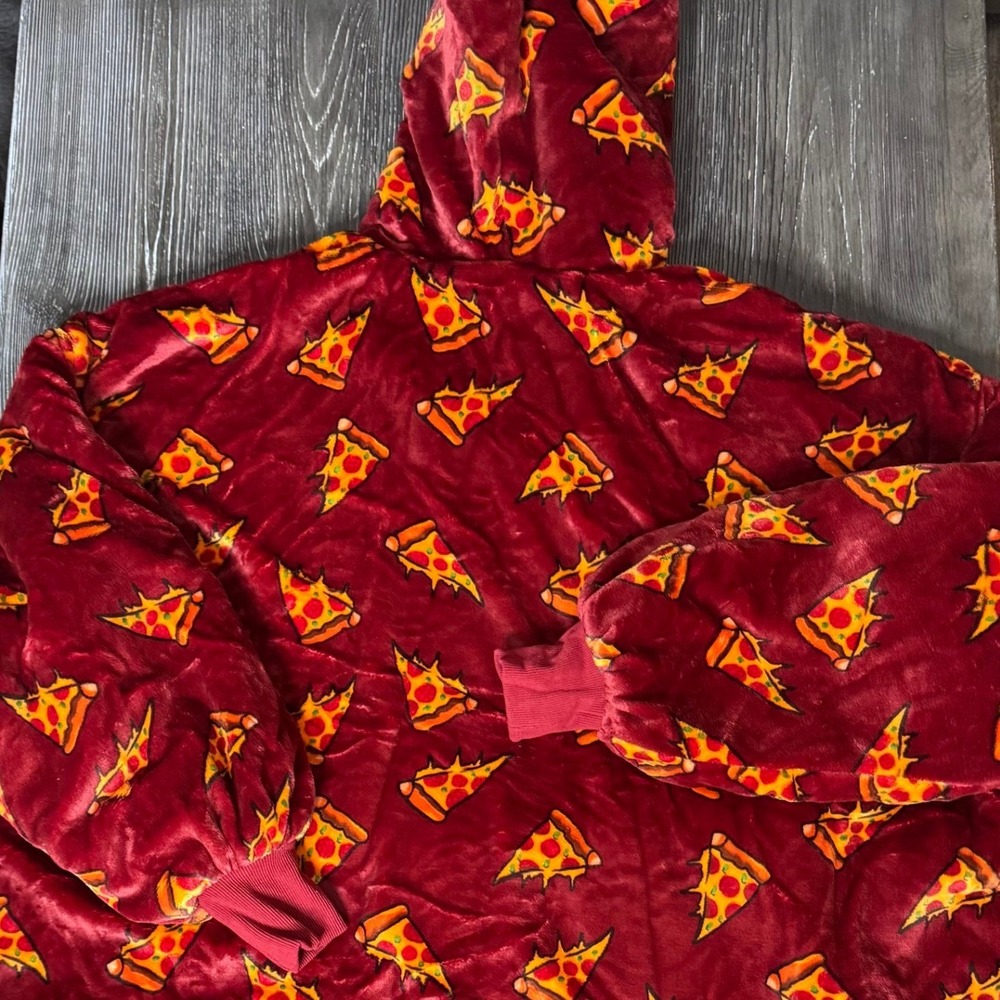 The Oodie Pizza Wearable Blanket Hoodie Adult One Size Red Sherpa NWT - Picture 10 of 10